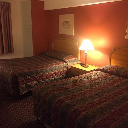 Luxury Inn & Suites Линкольн Экстерьер фото