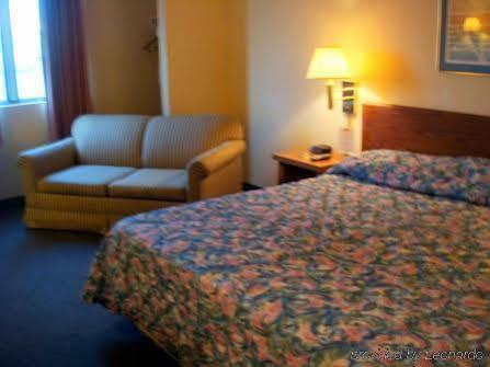 Luxury Inn & Suites Линкольн Экстерьер фото