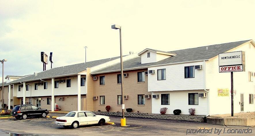 Luxury Inn & Suites Линкольн Экстерьер фото