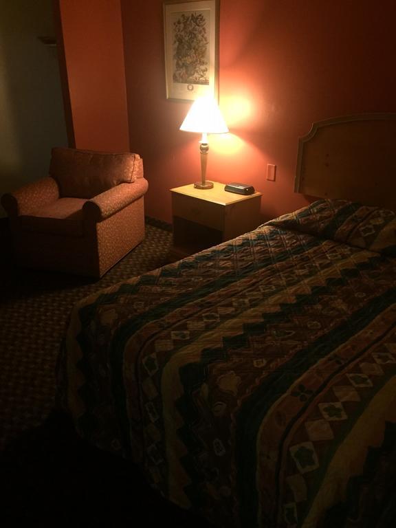 Luxury Inn & Suites Линкольн Экстерьер фото
