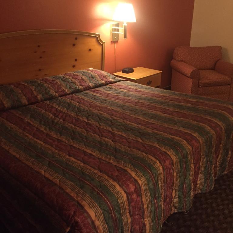 Luxury Inn & Suites Линкольн Экстерьер фото