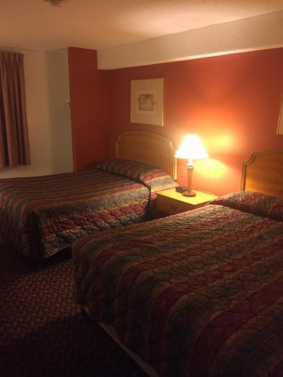 Luxury Inn & Suites Линкольн Экстерьер фото