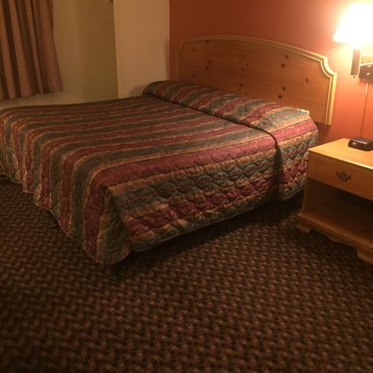 Luxury Inn & Suites Линкольн Экстерьер фото