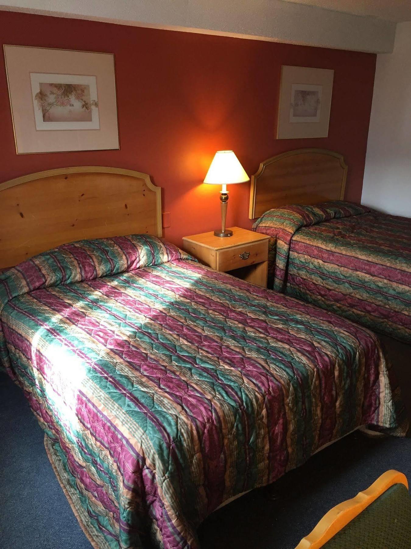 Luxury Inn & Suites Линкольн Экстерьер фото