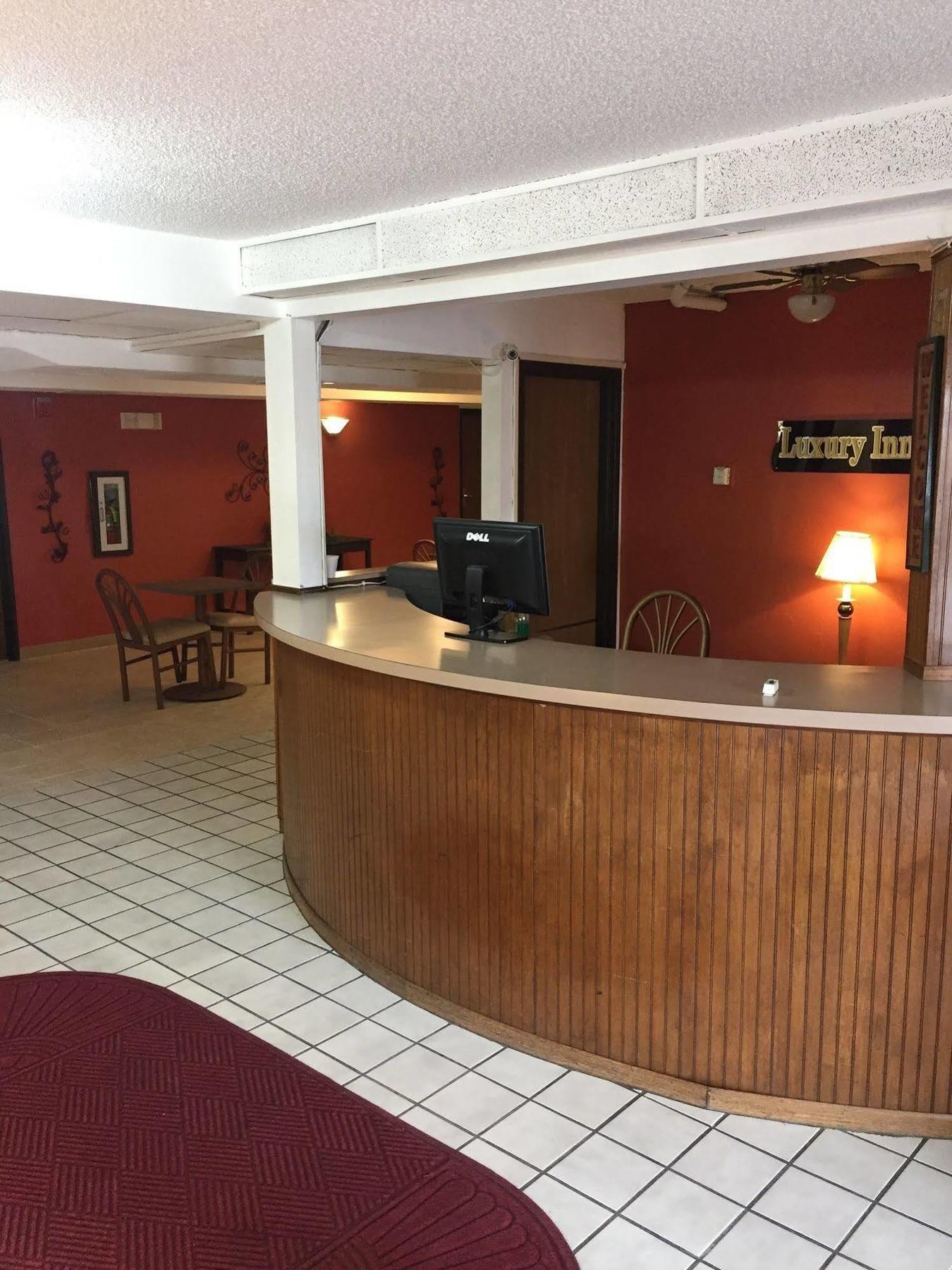 Luxury Inn & Suites Линкольн Экстерьер фото