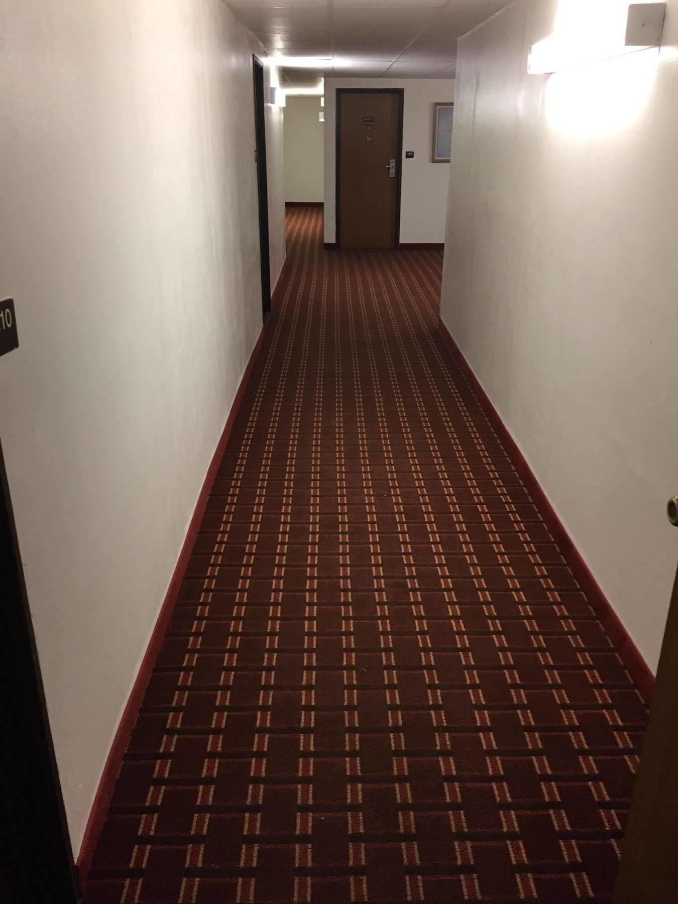 Luxury Inn & Suites Линкольн Экстерьер фото